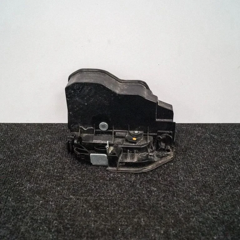 Aizmugurējo durvju slēdzene – BMW 7. sērija F01 F02 F03 F04 (2008-2016)