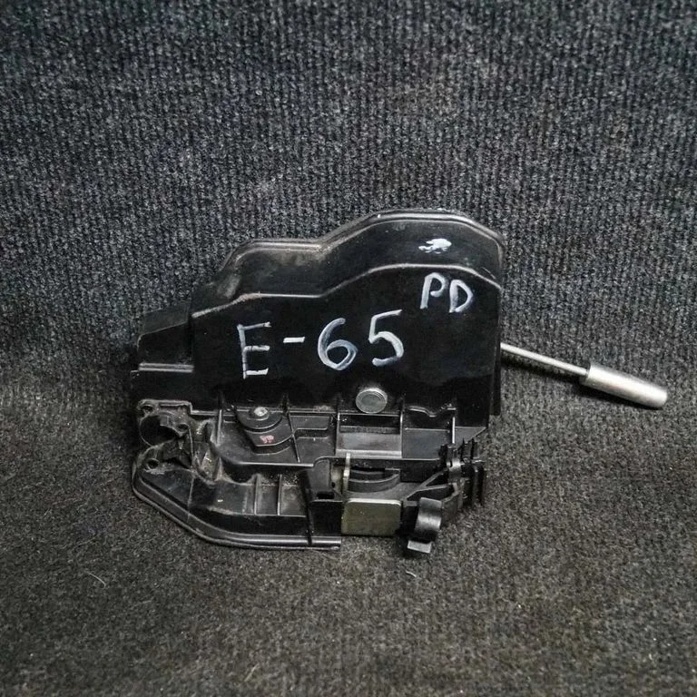 Aizmugurējo durvju slēdzene – BMW 5. sērija E60 E61 (2004-2010)