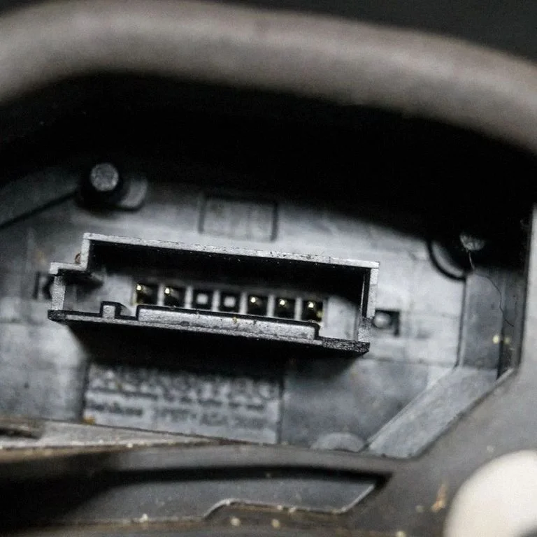 Aizmugurējo durvju slēdzene – BMW 5. sērija E60 E61 (2004-2010)