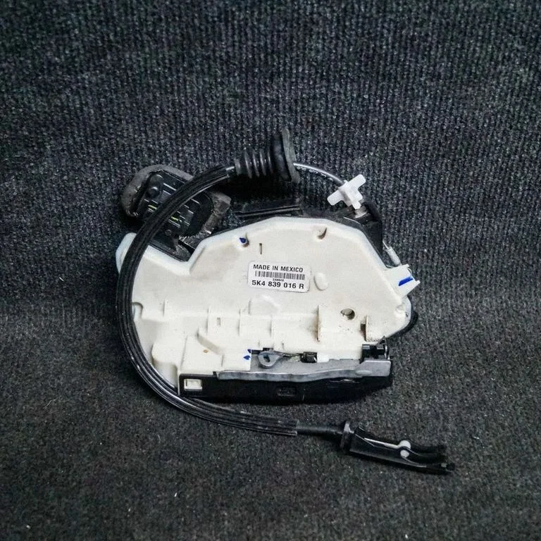 Rear door lock – Skoda Fabia Mk2 (5J) (2007-2014)