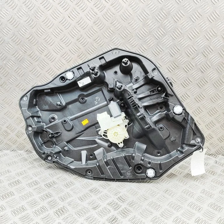 Aizmugurējā el. loga pacēlāja mehānisms bez motoriņa – BMW X5M G05 F95 (2019-)