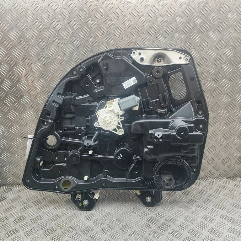 Aizmugurējā el. loga pacēlāja mehānisms bez motoriņa A2977300200
