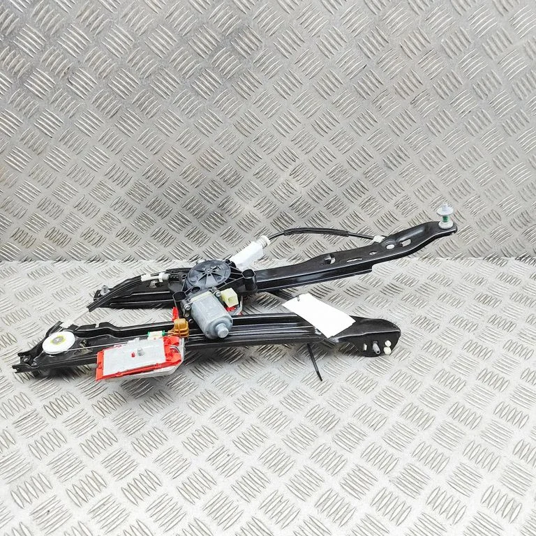 Rear window lifting mechanism without motor 8W0959801