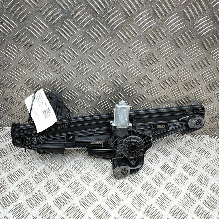 Rear window lifting mechanism without motor 9829048380