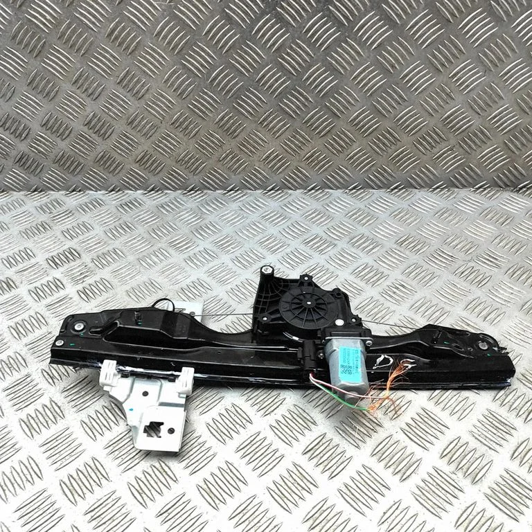 Aizmugurējā el. loga pacēlāja mehānisms bez motoriņa SC2EM6204109B