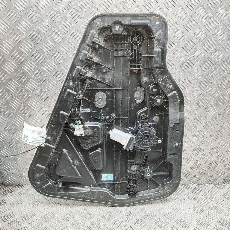 Aizmugurējā el. loga pacēlāja mehānisms bez motoriņa SA3F6204209