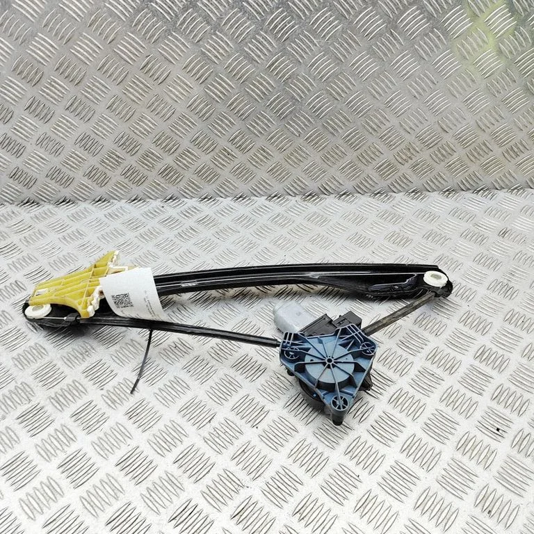 Podnośnik szyby tylnej bez silniczka – Volkswagen Amarok (2010-2020)