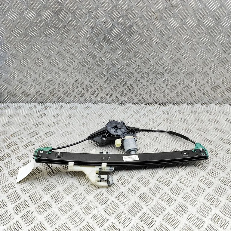 Aizmugurējā el. loga pacēlāja mehānisms bez motoriņa 8Y0839462