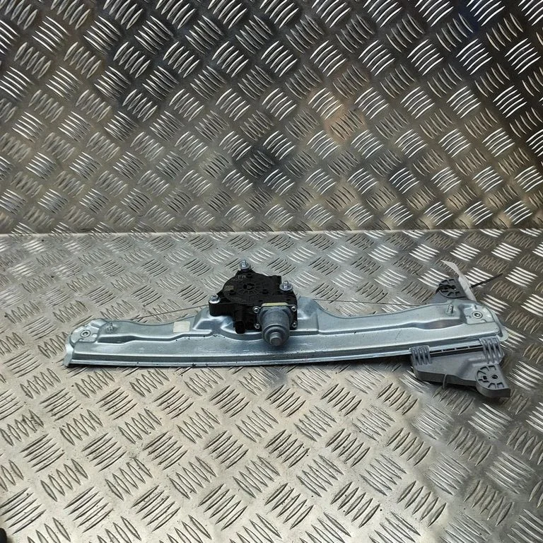 Rear window lifting mechanism without motor BA050K0030