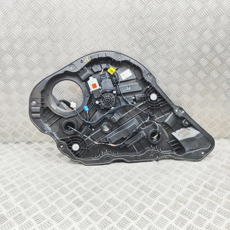 Aizmugurējā el. loga pacēlāja mehānisms bez motoriņa 83460D4000
