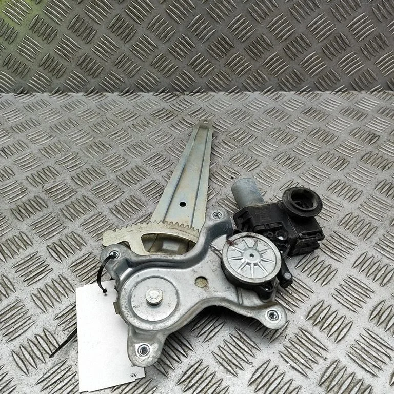 Rear window lifting mechanism without motor 0620204521
