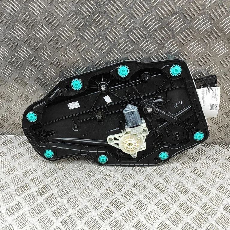Aizmugurējā el. loga pacēlāja mehānisms bez motoriņa 4K0959881