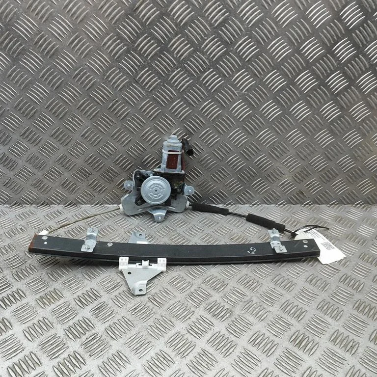 Rear window lifting mechanism without motor 8810008012