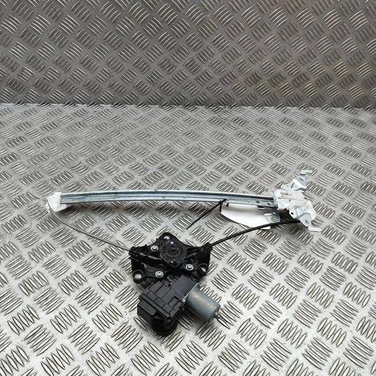 Rear window lifting mechanism without motor 0620207030
