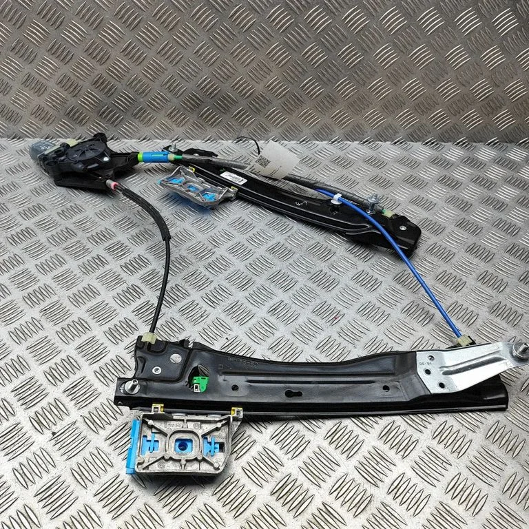 Aizmugurējā el. loga pacēlāja mehānisms bez motoriņa 8W0959802