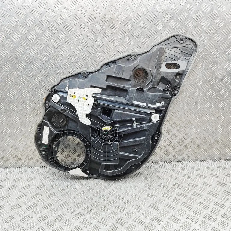 Aizmugurējā el. loga pacēlāja mehānisms bez motoriņa 83481D4000