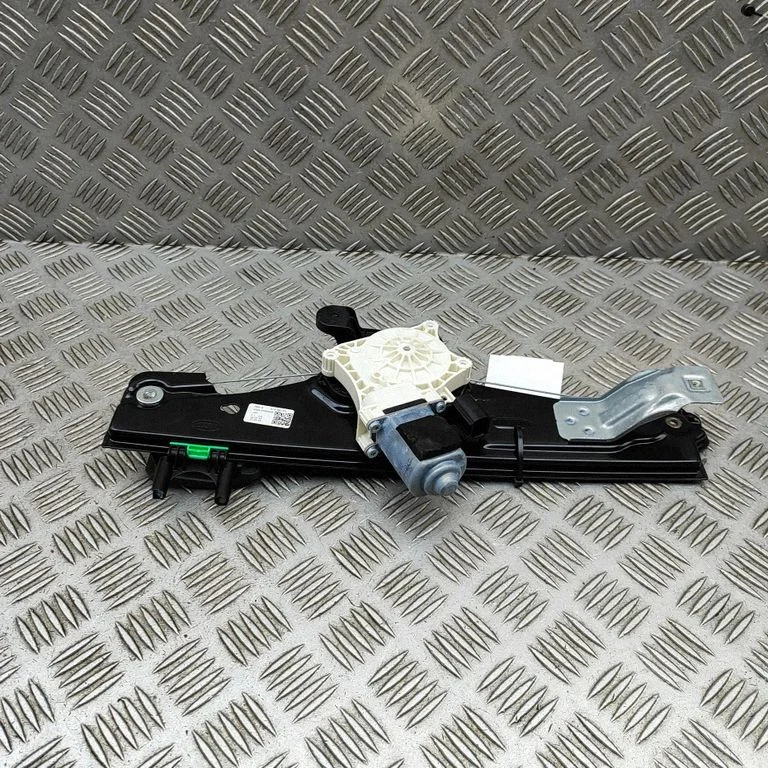 Rear window lifting mechanism without motor N9X227000AB