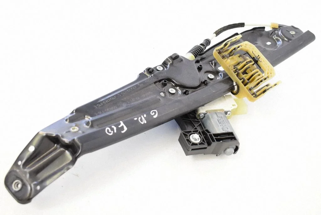 Aizmugurējā el. loga pacēlāja mehānisms bez motoriņa – BMW 5. sērija F10 F11 (2009-2016)