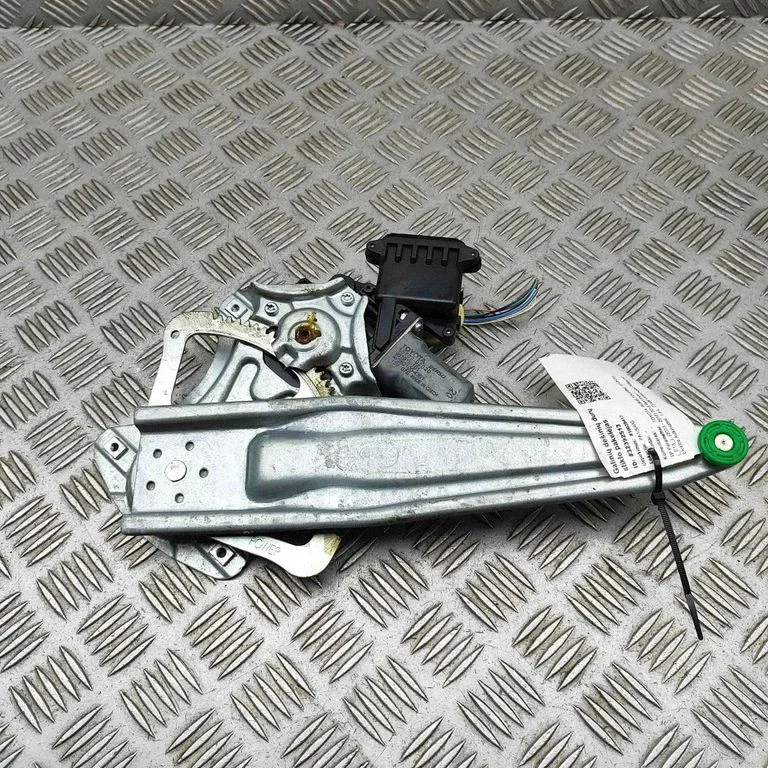 Aizmugurējā el. loga pacēlāja mehānisms bez motoriņa C08560103
