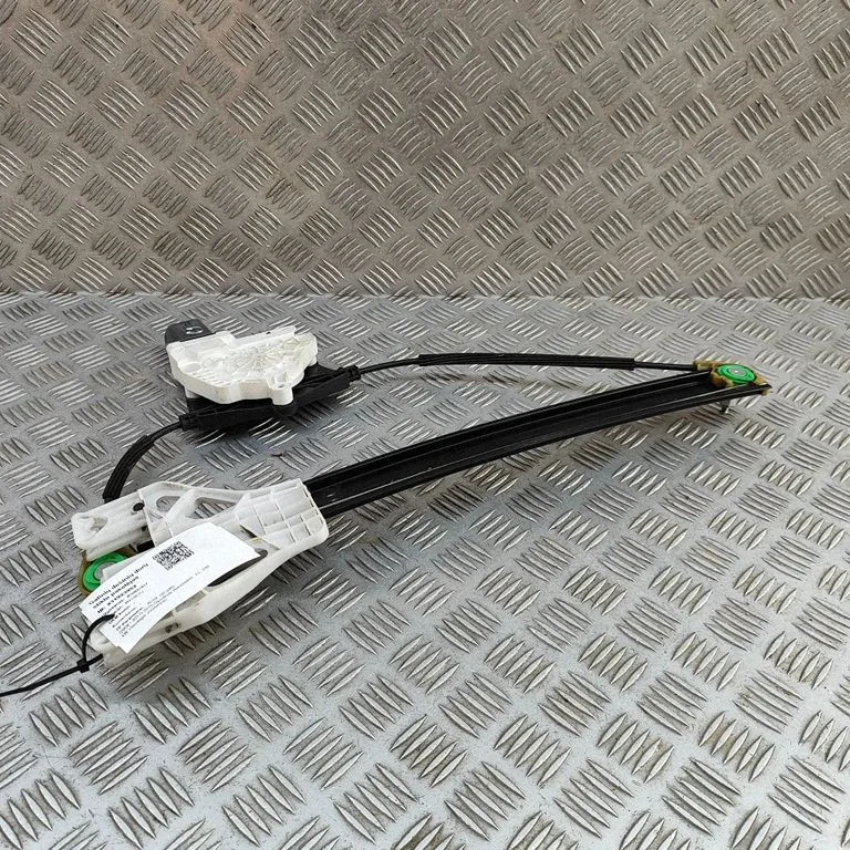 Aizmugurējā el. loga pacēlāja mehānisms bez motoriņa 8K0959812A