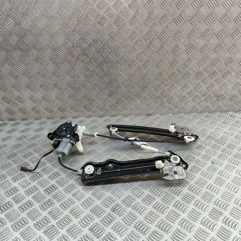 Rear window lifting mechanism without motor 9J1839402D