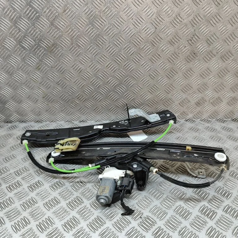 Aizmugurējā el. loga pacēlāja mehānisms bez motoriņa HK8327000AE