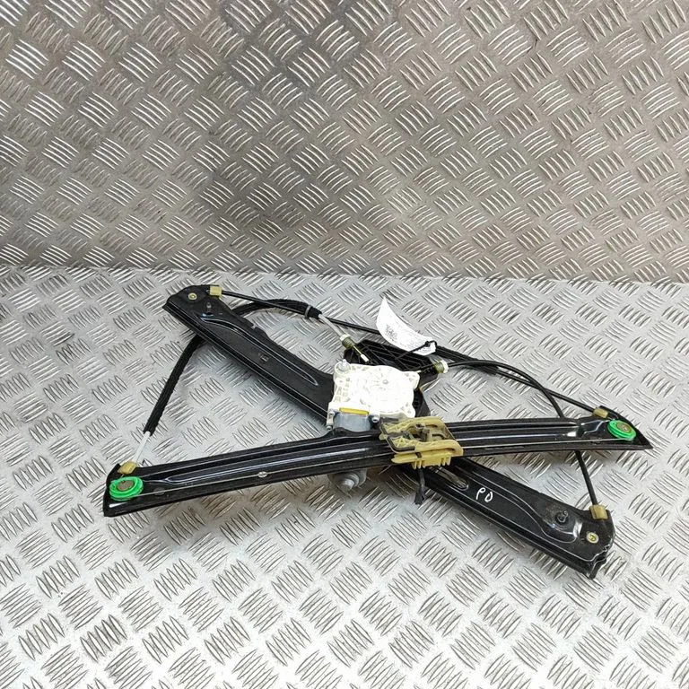 Aizmugurējā el. loga pacēlāja mehānisms bez motoriņa – BMW X5 F15 (2013-2017)