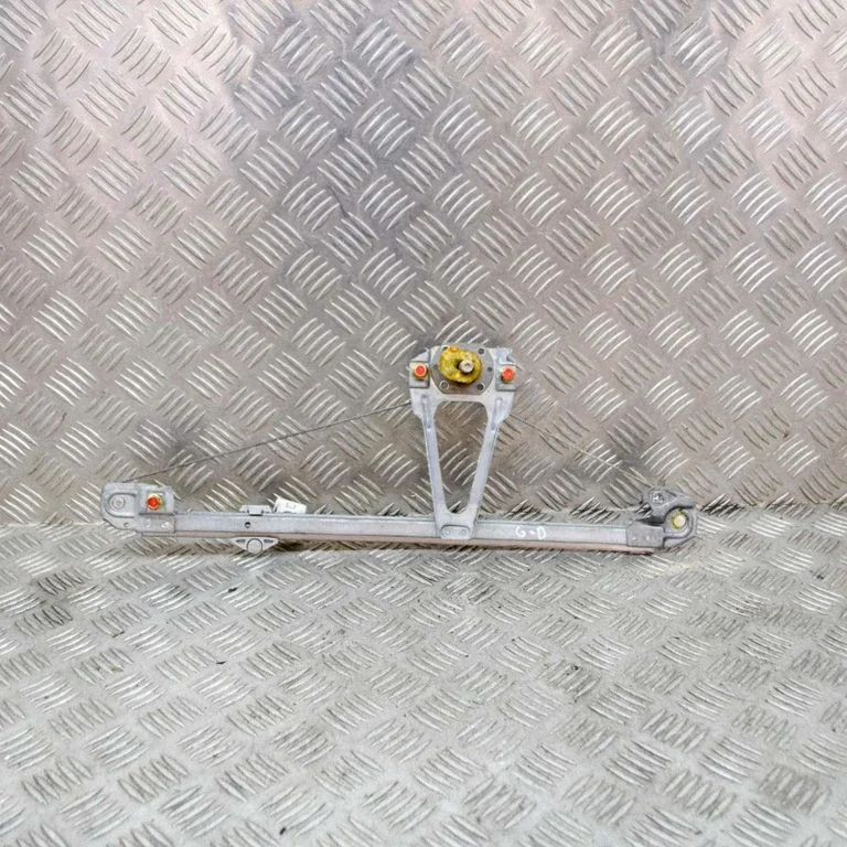 Rear window lifting mechanism without motor – right