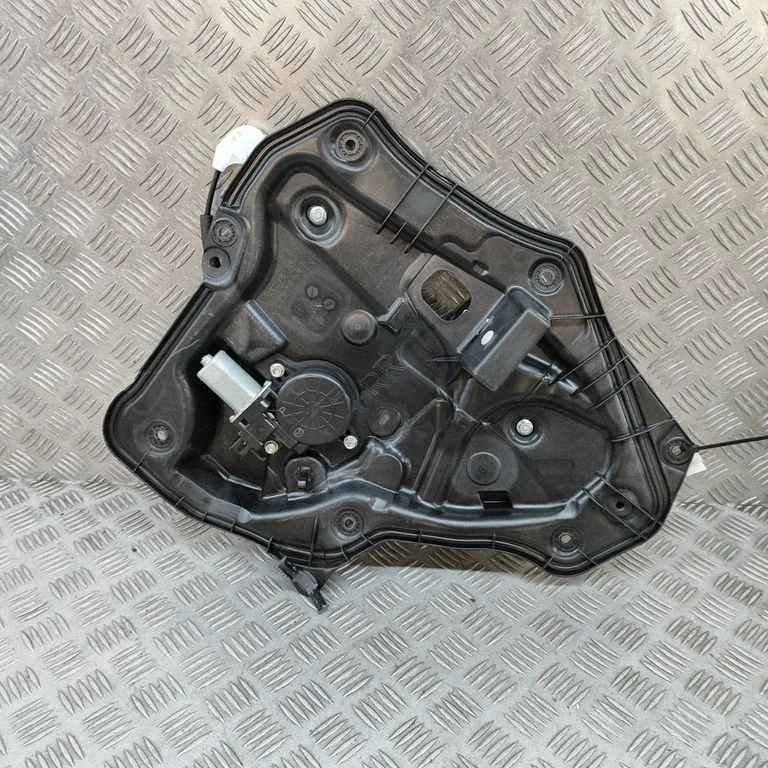 Rear window lifting mechanism without motor GHP97297X