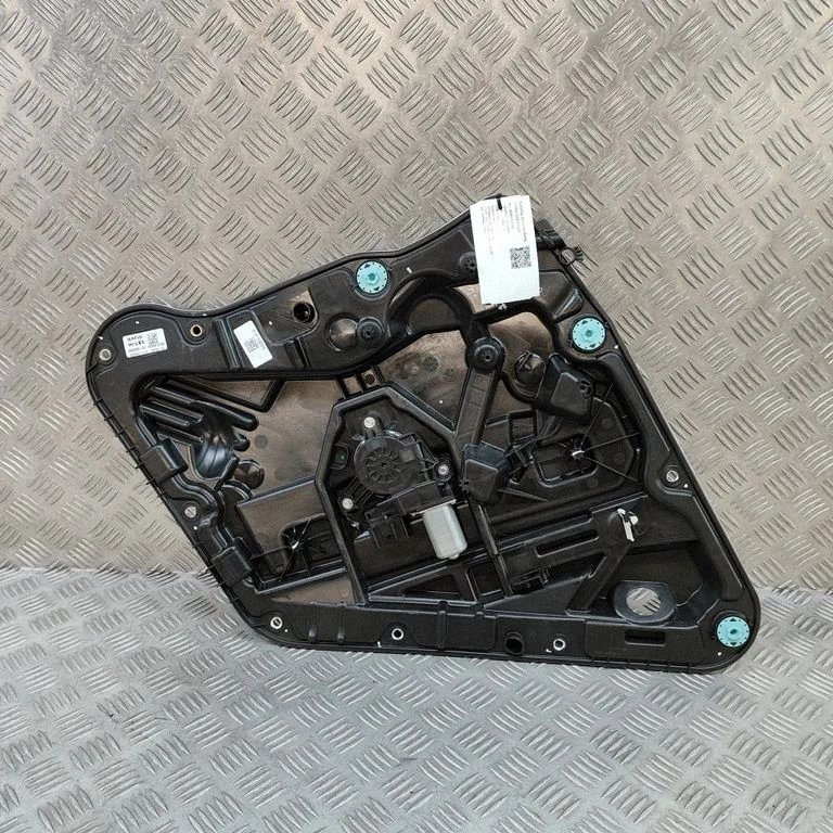 Rear window lifting mechanism without motor 5A75082