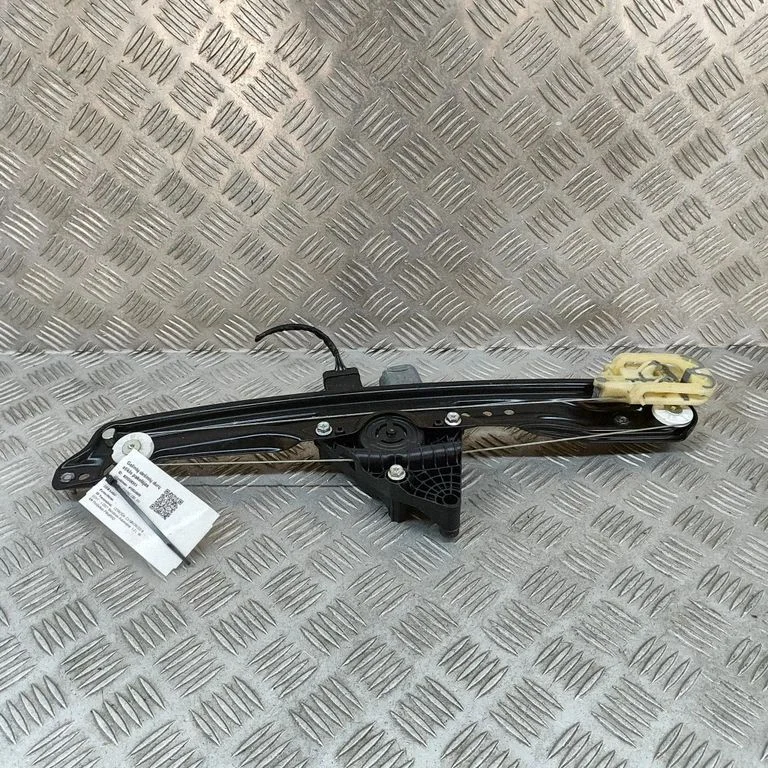 Rear window lifting mechanism without motor 98830P1T21