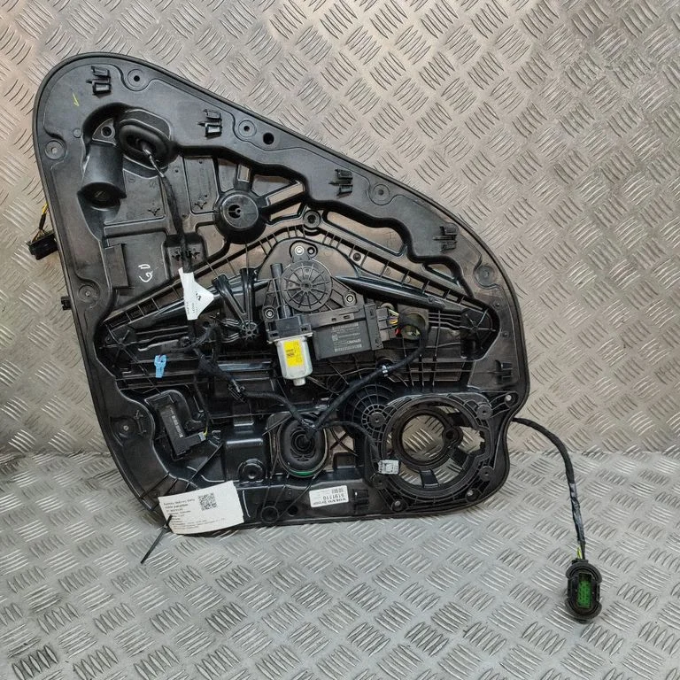 Aizmugurējā el. loga pacēlāja mehānisms bez motoriņa 30747105
