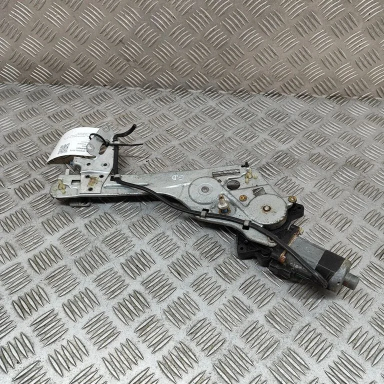 Aizmugurējā el. loga pacēlāja mehānisms bez motoriņa A1706700203