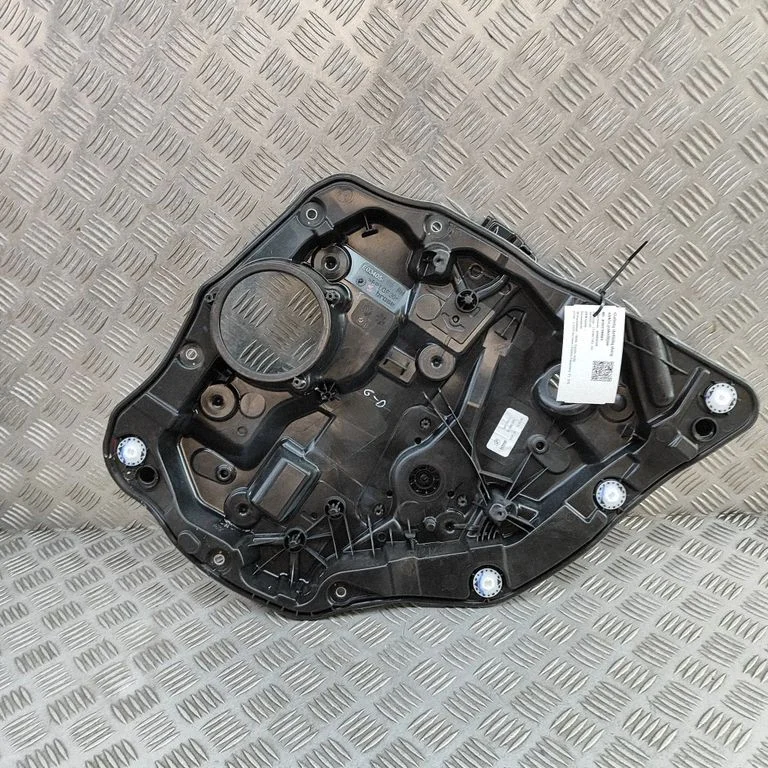 Aizmugurējā el. loga pacēlāja mehānisms bez motoriņa 7497100