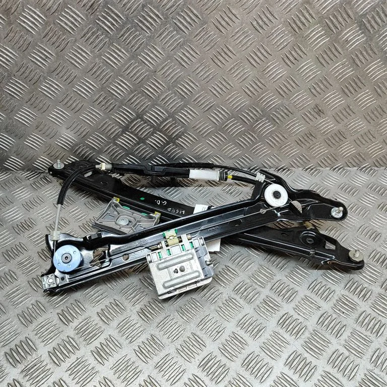 Rear window lifting mechanism without motor 3G8839462B