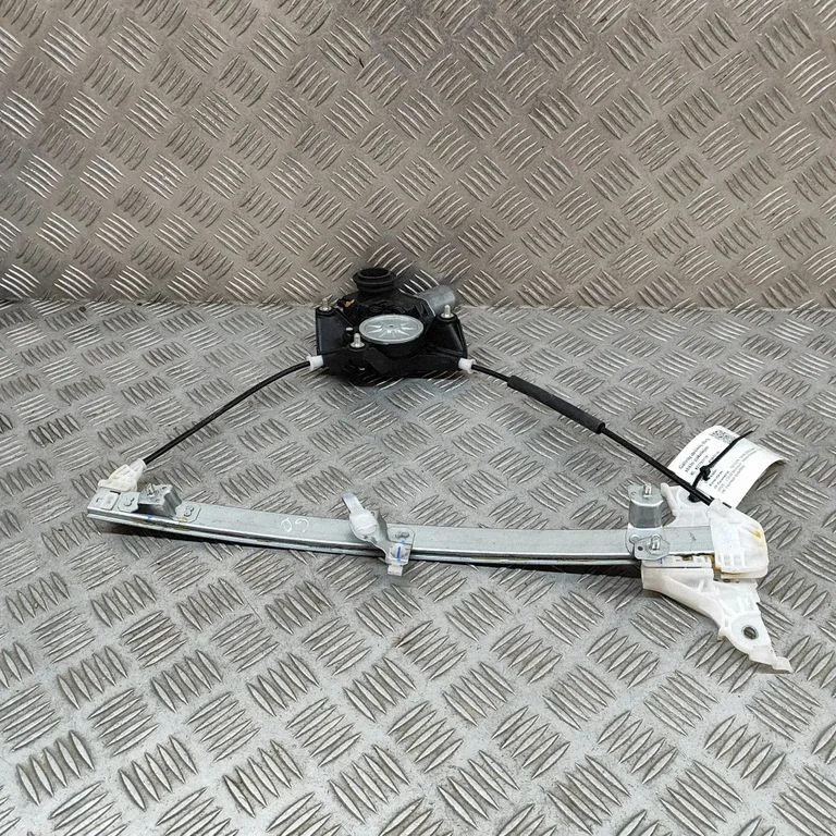 Aizmugurējā el. loga pacēlāja mehānisms bez motoriņa 857100D550