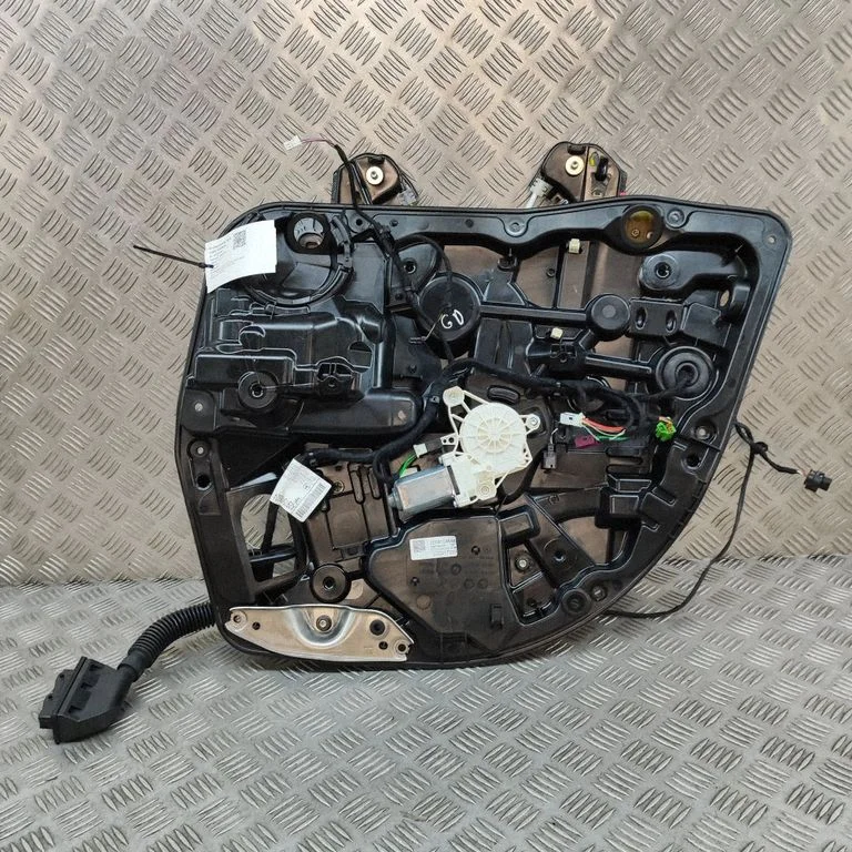 Aizmugurējā el. loga pacēlāja mehānisms bez motoriņa A2977300200