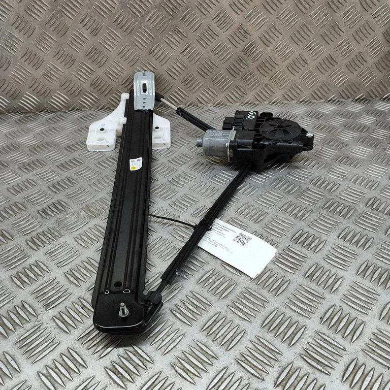 Aizmugurējā el. loga pacēlāja mehānisms bez motoriņa 5Q0959408E