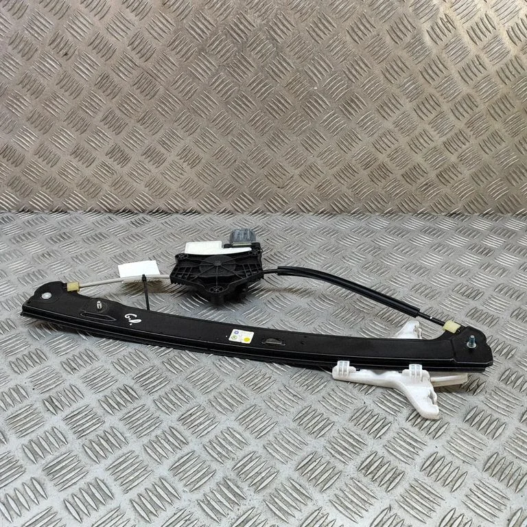 Aizmugurējā el. loga pacēlāja mehānisms bez motoriņa 5Q0959408D