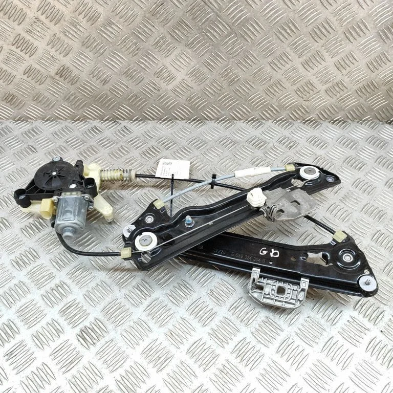 Aizmugurējā el. loga pacēlāja mehānisms bez motoriņa 0130822060