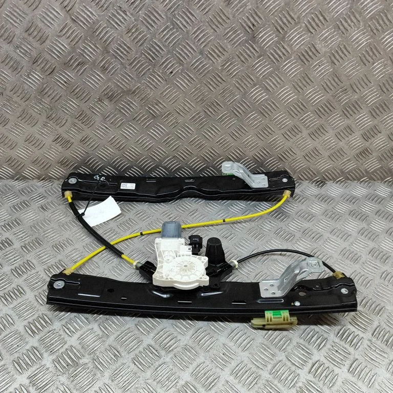 Aizmugurējā el. loga pacēlāja mehānisms bez motoriņa C39789101