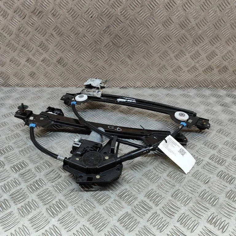 Aizmugurējā el. loga pacēlāja mehānisms bez motoriņa 430105F0