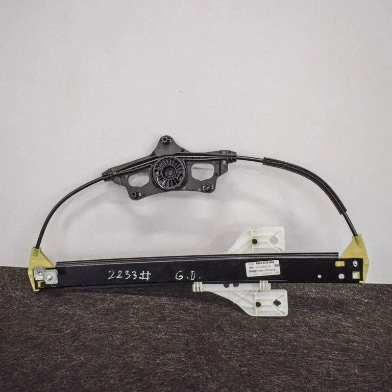 Aizmugurējā el. loga pacēlāja mehānisms bez motoriņa 8W0839462