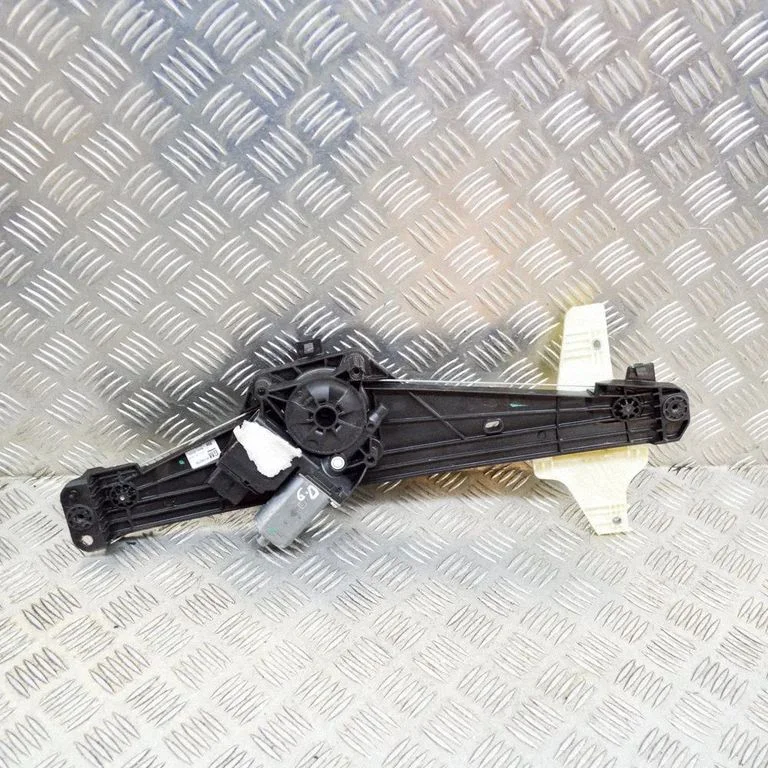 Aizmugurējā el. loga pacēlāja mehānisms bez motoriņa 9815642380