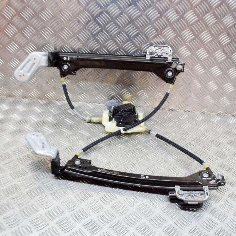 Rear window lifting mechanism without motor E840368002