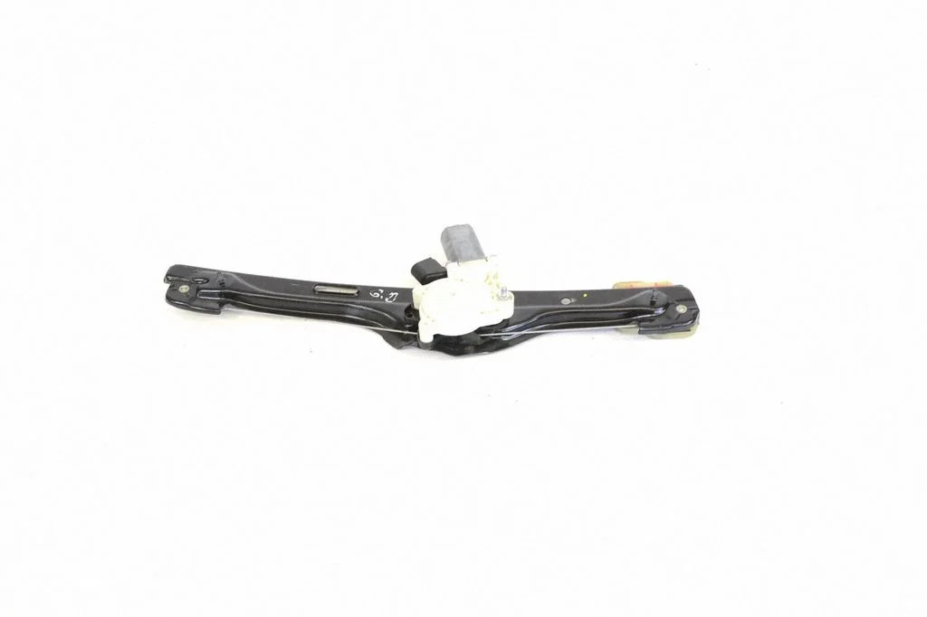 Aizmugurējā el. loga pacēlāja mehānisms bez motoriņa 7322748