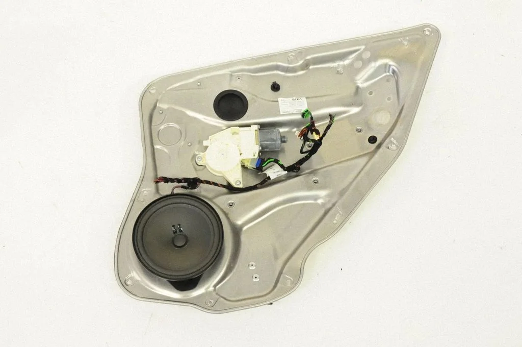 Aizmugurējā el. loga pacēlāja mehānisms bez motoriņa A2125407605