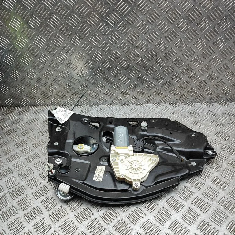 Rear door window regulator with motor A2056700103