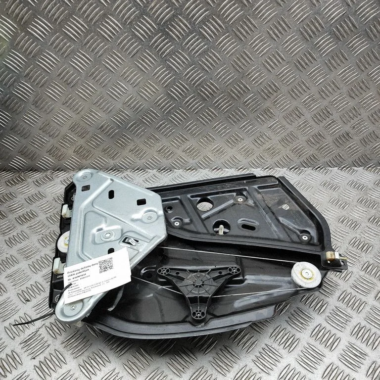Rear door window regulator with motor A2056700203