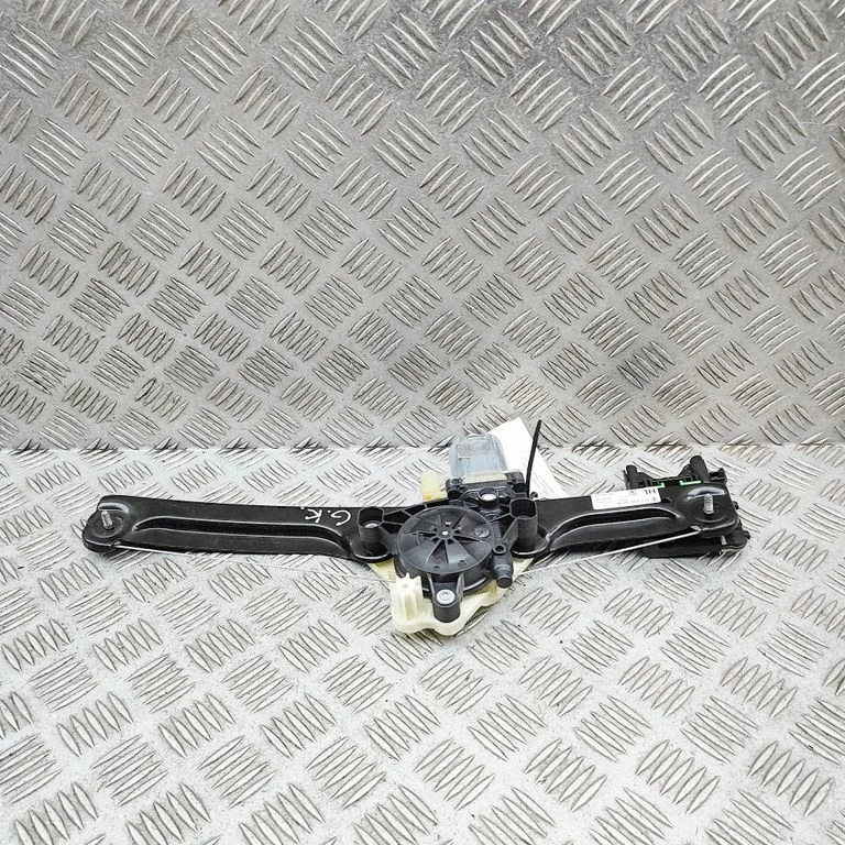 Rear door window regulator with motor 971839401B